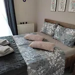 Apartment Georgia's *