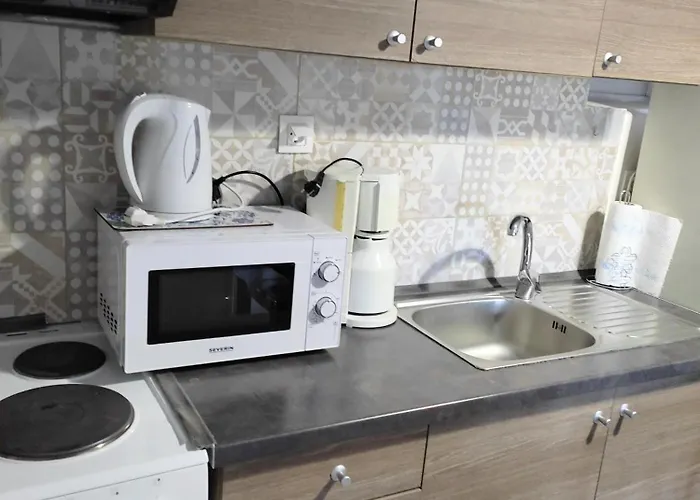 Georgia's Apartment Palioura